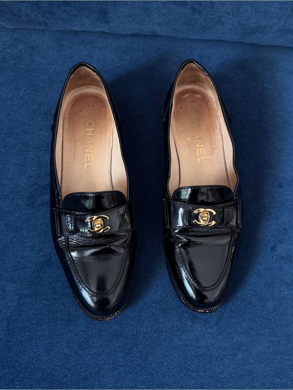 Vintage 90s Chanel CC gold Turlock logo black patent leather loafers size 37
